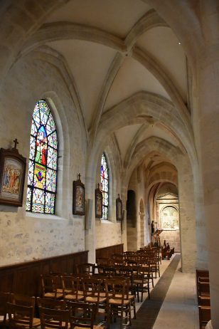 Le bas-côté nord aboutit à la chapelle Saint-Joseph