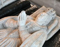 Gisant de Catherine de Médicis