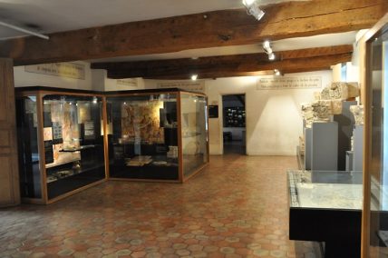 Salle des objets médiévaux et des chapiteaux