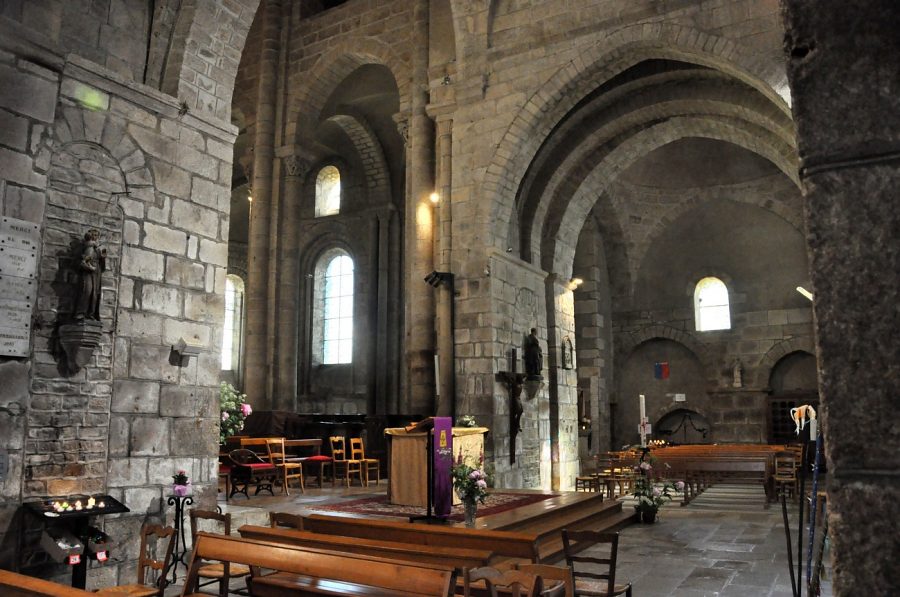 La croisée et le bras sud du transept vus depuis le transept nord