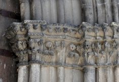 Voussures et chapiteaux du côté sud