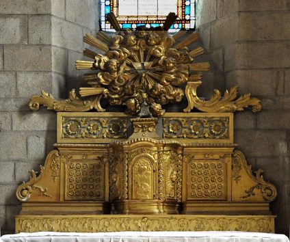 Le retable de la chapelle sud