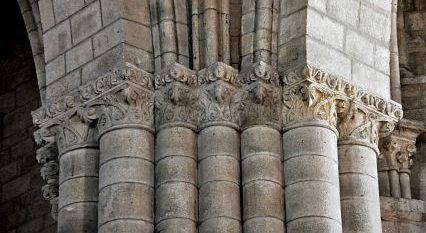 Chapiteaux sur le pilier sud-est de la croisée