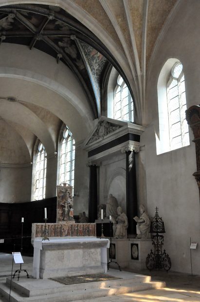 Le chur avec le tombeau de Charles de Vaudémont Le chur avec le tombeau de Charles de Vaudémont