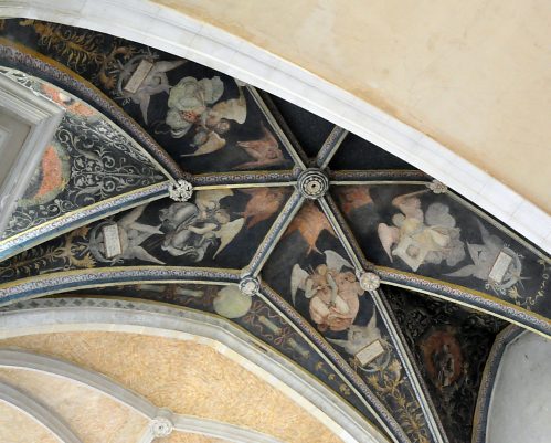La voûte avec sa peinture d'anges La voûte avec sa peinture d'anges