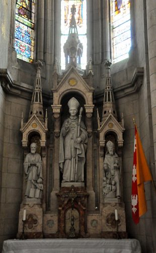 Autel Saint-Charles Borromée dans l'absidiale sud