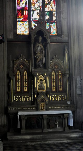 Retable de Saint-Alphonse-de-Liguori dans la chapelle absidiale droite