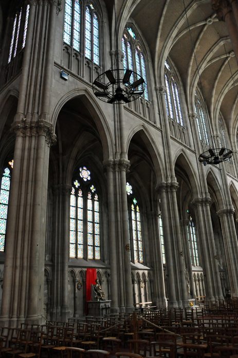 Élévations sud près du transept avec le bas–côté sud