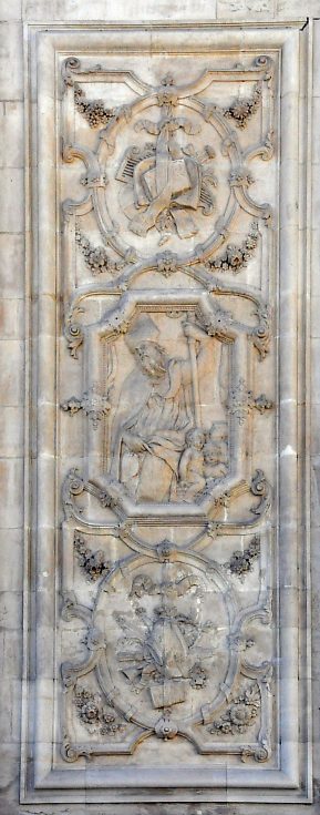 Bas–relief de Saint Nicolas par Joseph–Dieudonné Pierre, vers 1725