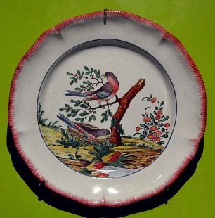 Plat au décor d'oiseaux