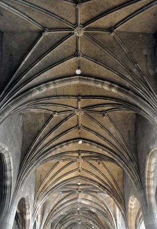 La voûte de la nef vue depuis la tribune de l'orgue