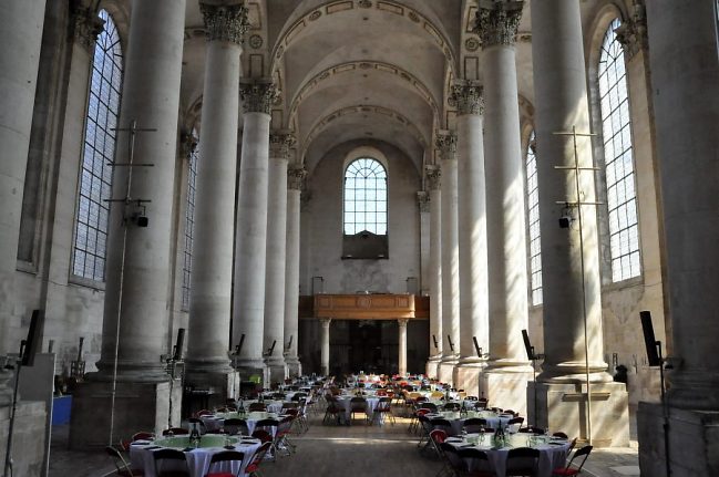 La nef de l'église vue du chœur