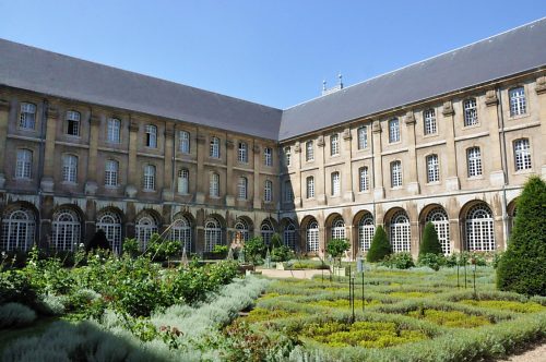 Le cloître et les bâtiments conventuels