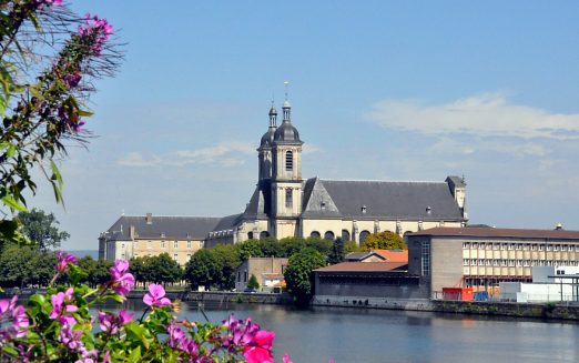 L'église Sainte-Marie-Majeure et la Moselle