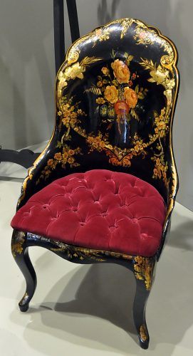 Fauteuil du «salon de la reine Victoria» en papier mâché