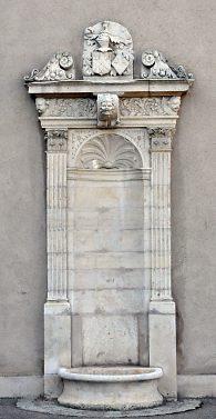 Fontaine près du bâtiment du musée