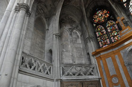 La chapelle absidiale nord Saint-Nicolas et sa coursière