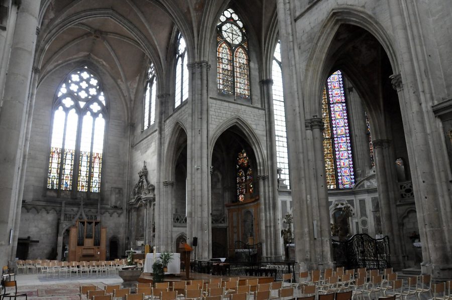 Le chœur avec le bras nord du transept et les chapelles absidiales
