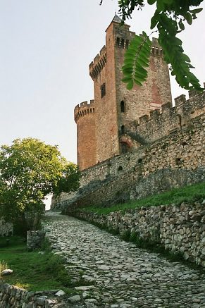 Le chemin qui mène au château