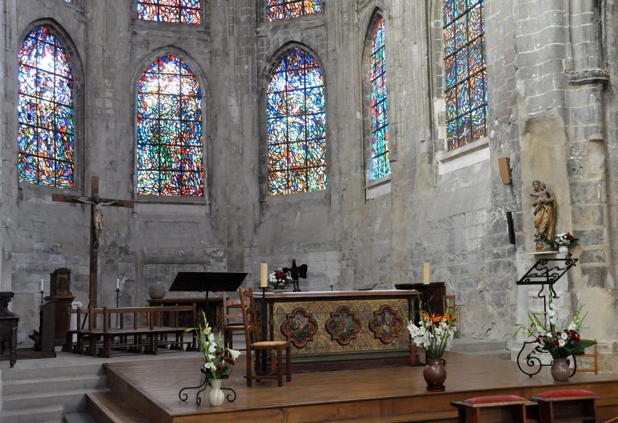 Le chœur de la collégiale Saint-Vulfran et son maître-autel  de 1848