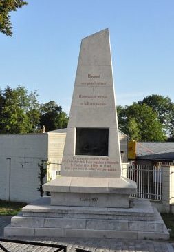 Monument au chevalier de la Barre