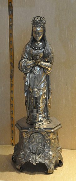 Vierge offerte à la confrérie NotreDameduPuy Vierge offerte à la confrérie NotreDameduPuy