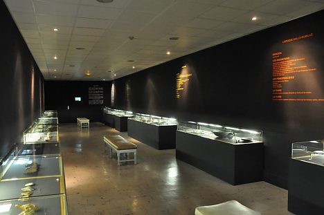 Vue d'ensemble de la pièce consacrée aux collections archéologiques Vue d'ensemble de la pièce consacrée aux collections archéologiques