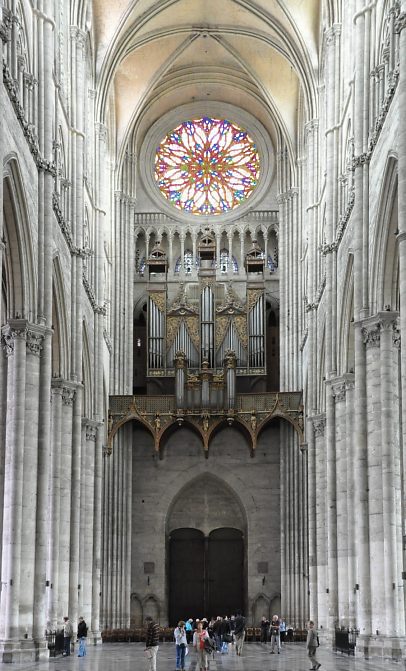 La nef et l'orgue de tribune