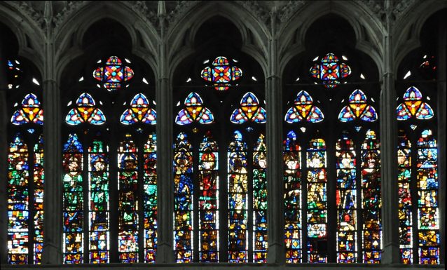 La range de saints et de saintes dans le triforium du transept sud (fin  du XVe siècle, début du XVIe)