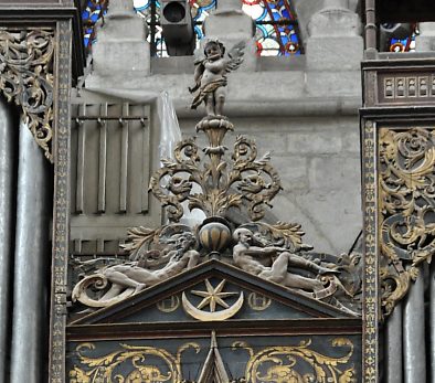 Détail de l'ornementation de l'orgue