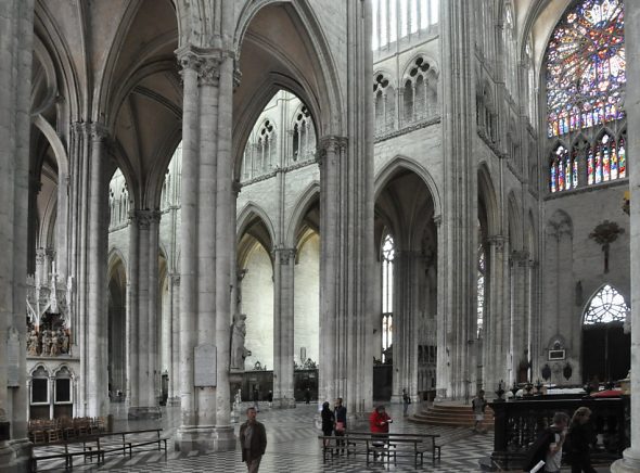Le transept et la nef vus du croisillon sud