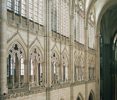 Le triforium de la nef