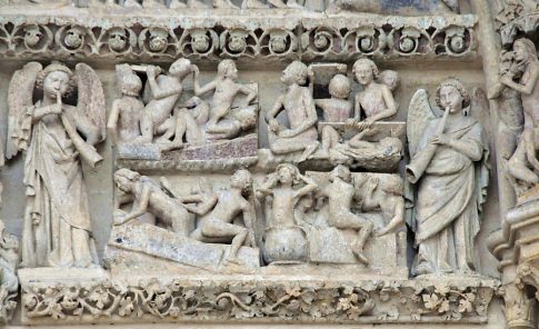 Portail central : La Résurrection des corps dans le linteau (XIIIe siècle)