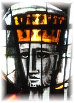 Le Sacré Cœur couronné, vitrail de Joseph Archepel dans l'abside (détail)