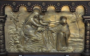 Bas-relief du retable de la chapelle du Rosaire