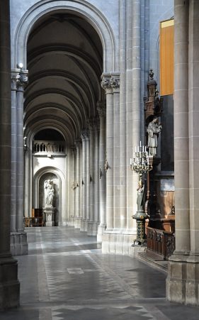 Le bas-côté nord vu du transept