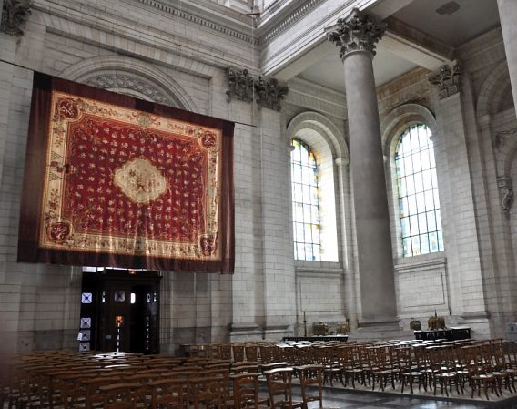 Le bras sud du transept et la tapisserie d'Aubusson