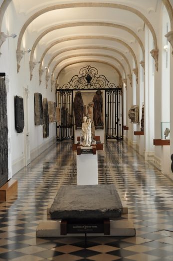 Couloir de l'ancienne abbaye