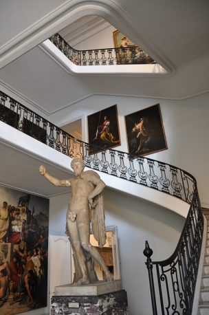 Le grand escalier de l'ancienne abbaye Saint-Vaast