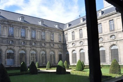 La cour du cloître