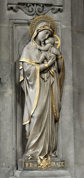 Statue de Notre–Dame de Grâce