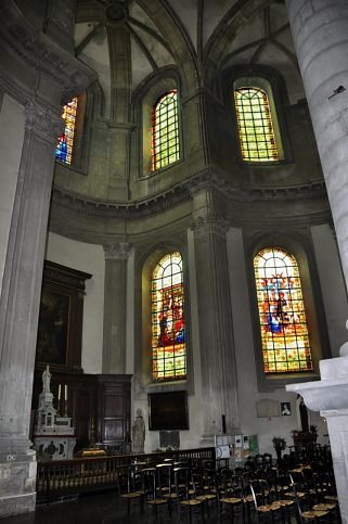 Le transept droit et sa verrière des années 1930