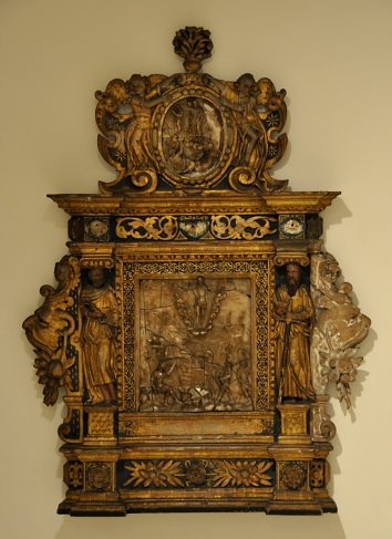 Retable d'oratoire orné de la Résurrection