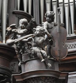Chérubins sur le buffet d'orgue Chérubins sur le buffet d'orgue