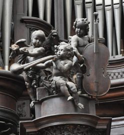 Chérubins sur le buffet d'orgue 