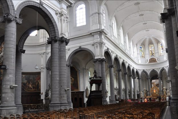 La transept (croisillon gauche) et le chœur