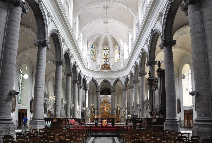 Le grand chœur de la collégiale SaintPierre Le grand chœur de la collégiale SaintPierre