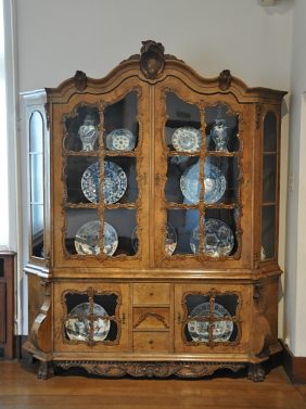 Armoire de vaisselle de faence