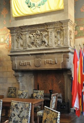Salle du Conseil, la cheminée monumentale Salle du Conseil, la cheminée monumentale
