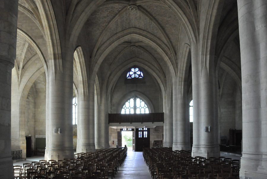 La nef vue du chœur